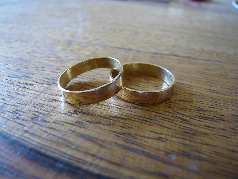 Two wedding rings made out of 6 grams of Malian gold.
